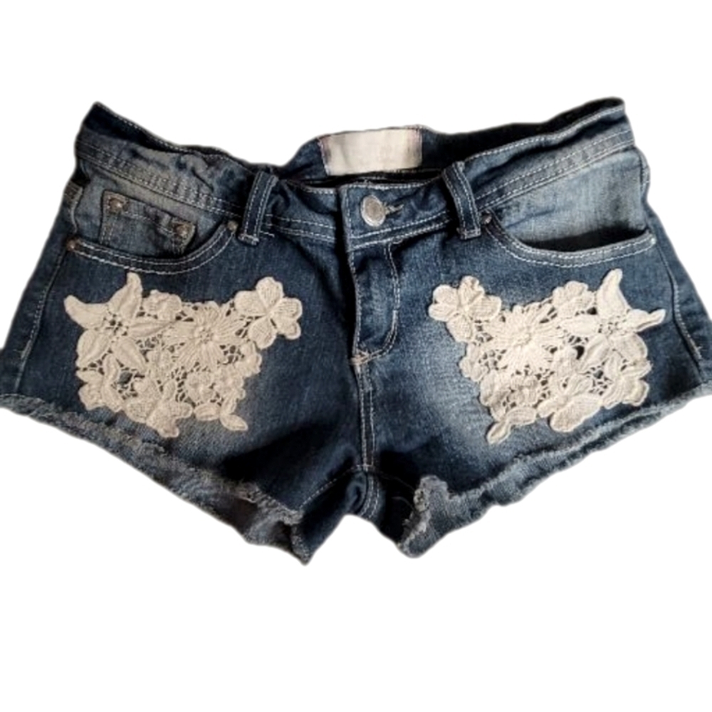 ALMOST FAMOUS, blue sandblasted, embroidered, low-rise, denim shorts. Sz. 11